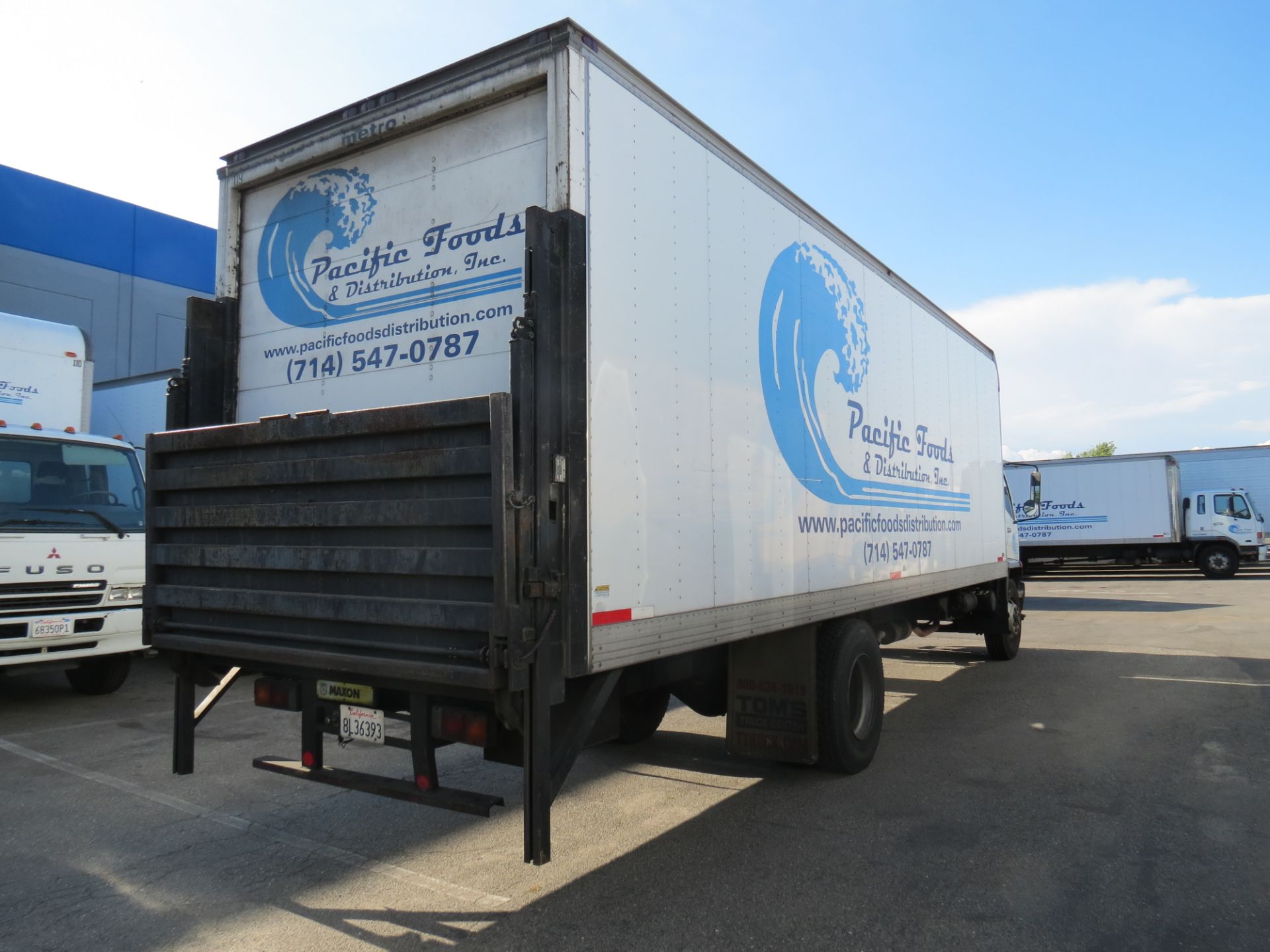 2007 Mitsubishi Fuso 28' FM-260 Box Truck W/Lift Gate, Manual Transmission, #119, VIN: - Image 4 of 12