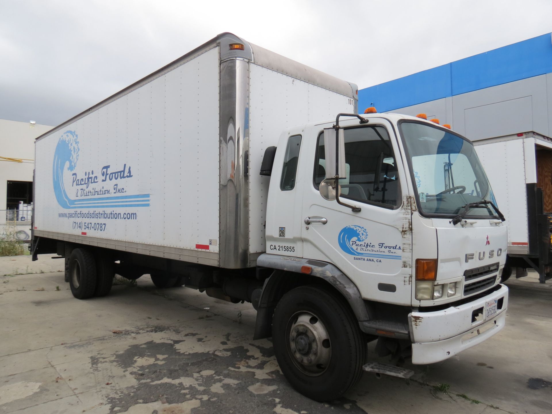 2007 Mitsubishi Fuso 28' FM-260 Box Truck W/Lift Gate, Manual Transmission, #101, VIN: - Image 3 of 10