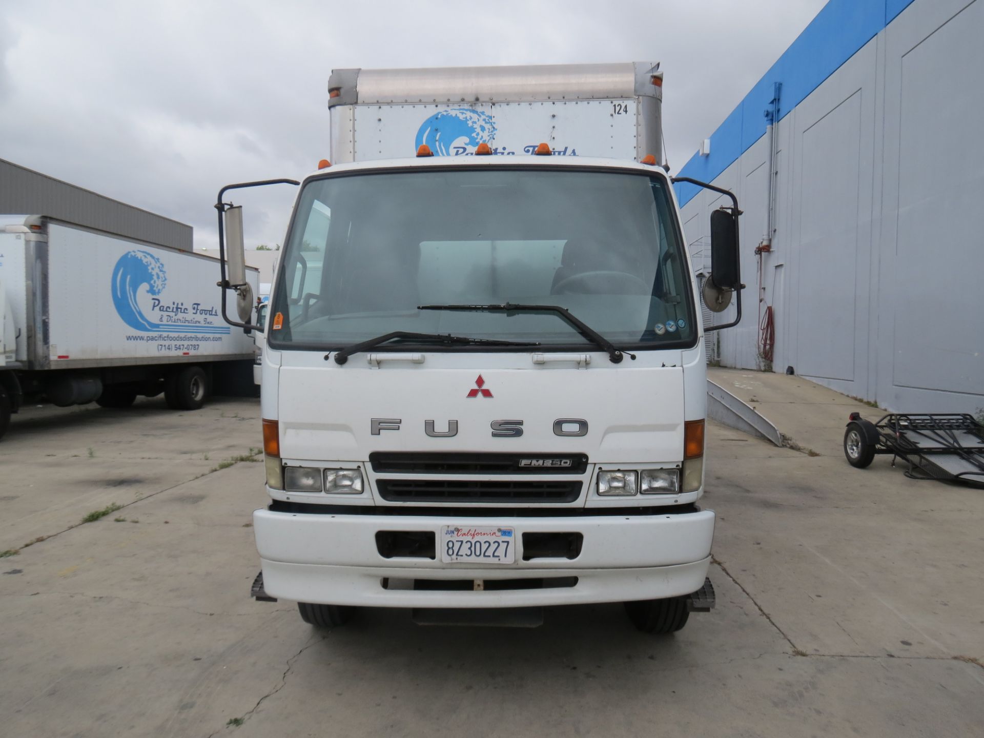 2007 Mitsubishi Fuso 28' FM-260 Box Truck W/Lift Gate, Manual Transmission, #124, VIN: