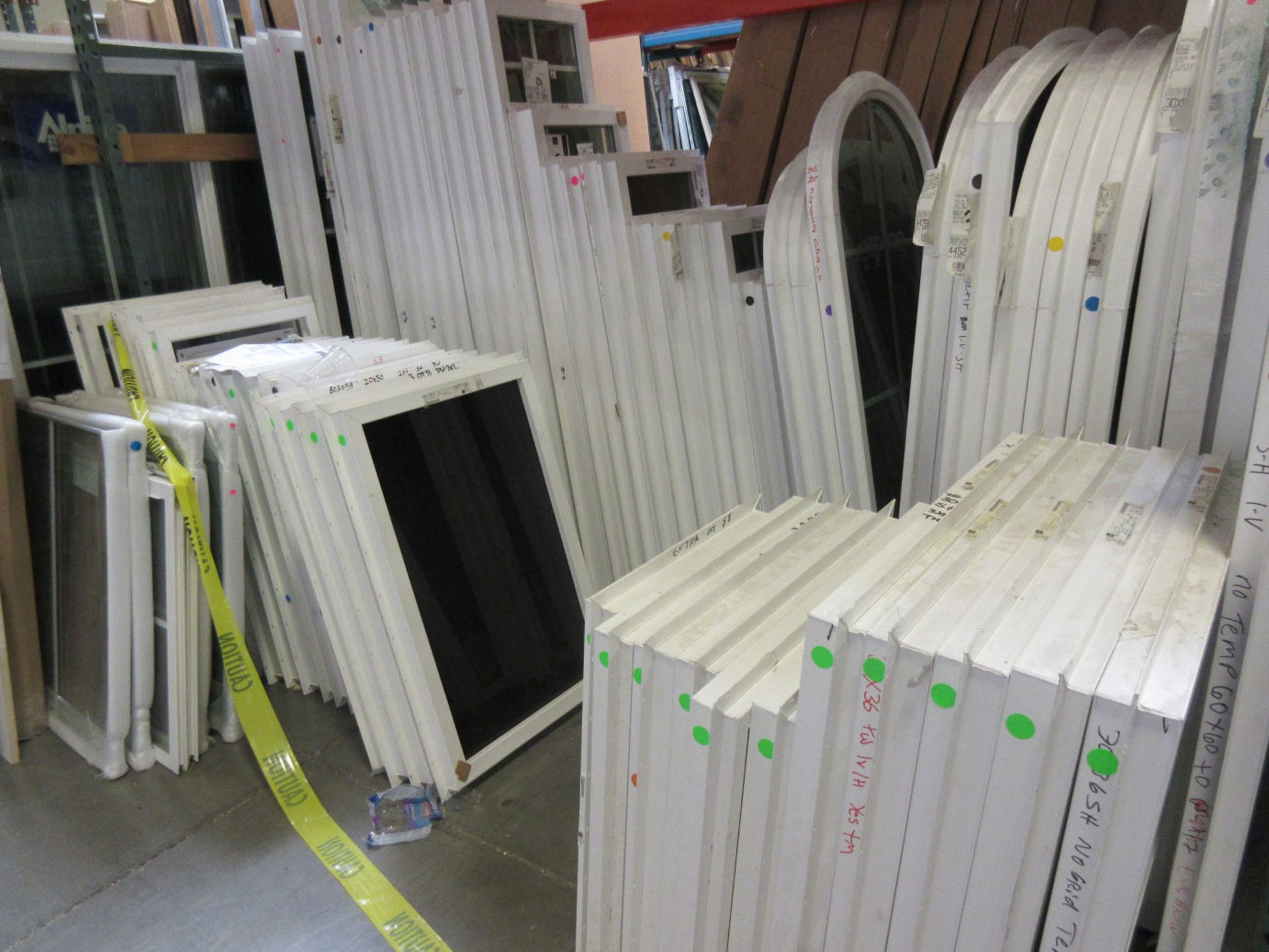 LOT - ALPINE DOORS AND WINDOWS. NEW, USED AND REMAKES.AUCTIONEER'S NOTE: PLEASE SEE INVENTORY - Image 5 of 17