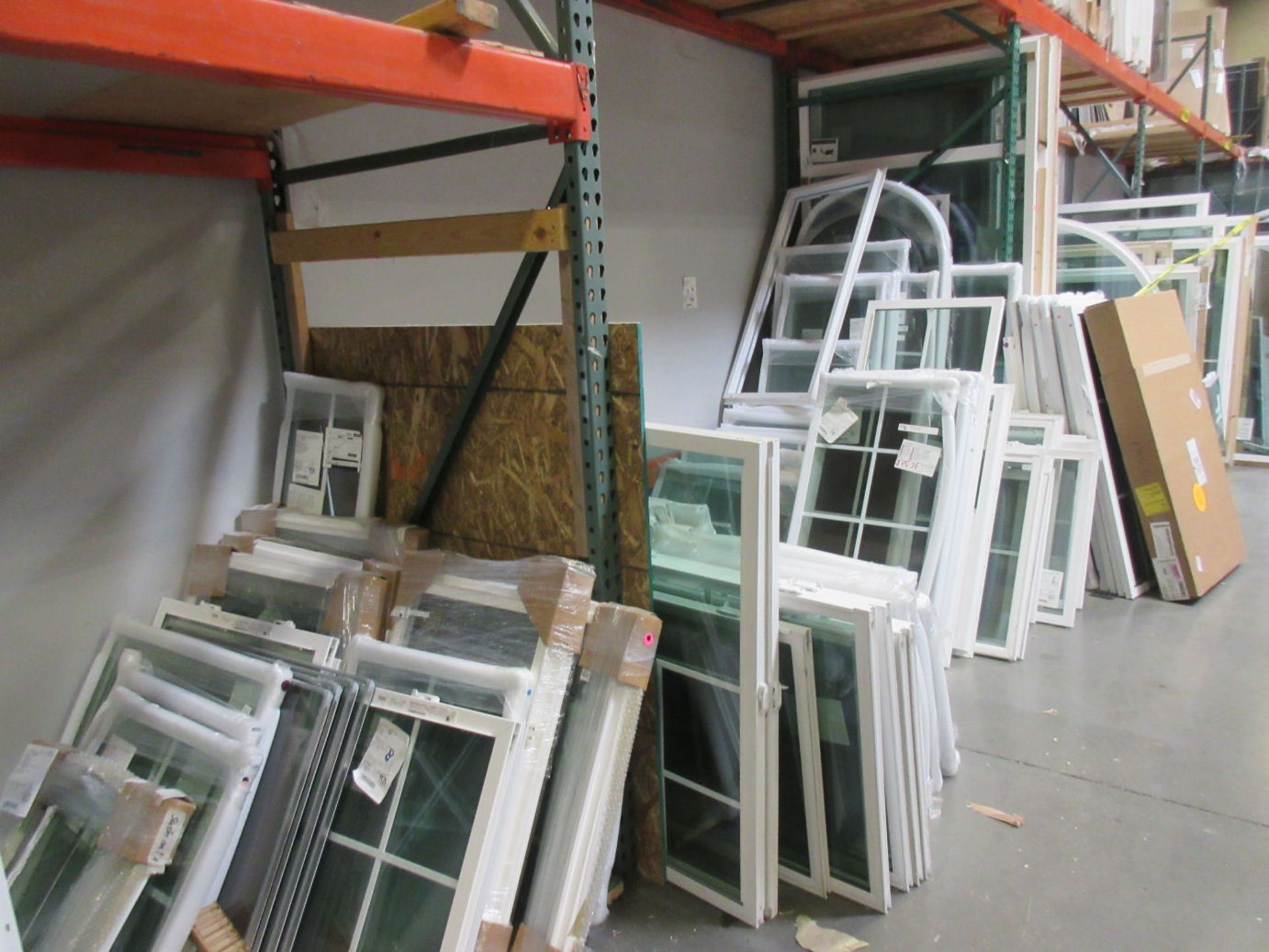 LOT - ALPINE DOORS AND WINDOWS. NEW, USED AND REMAKES.AUCTIONEER'S NOTE: PLEASE SEE INVENTORY - Image 2 of 17