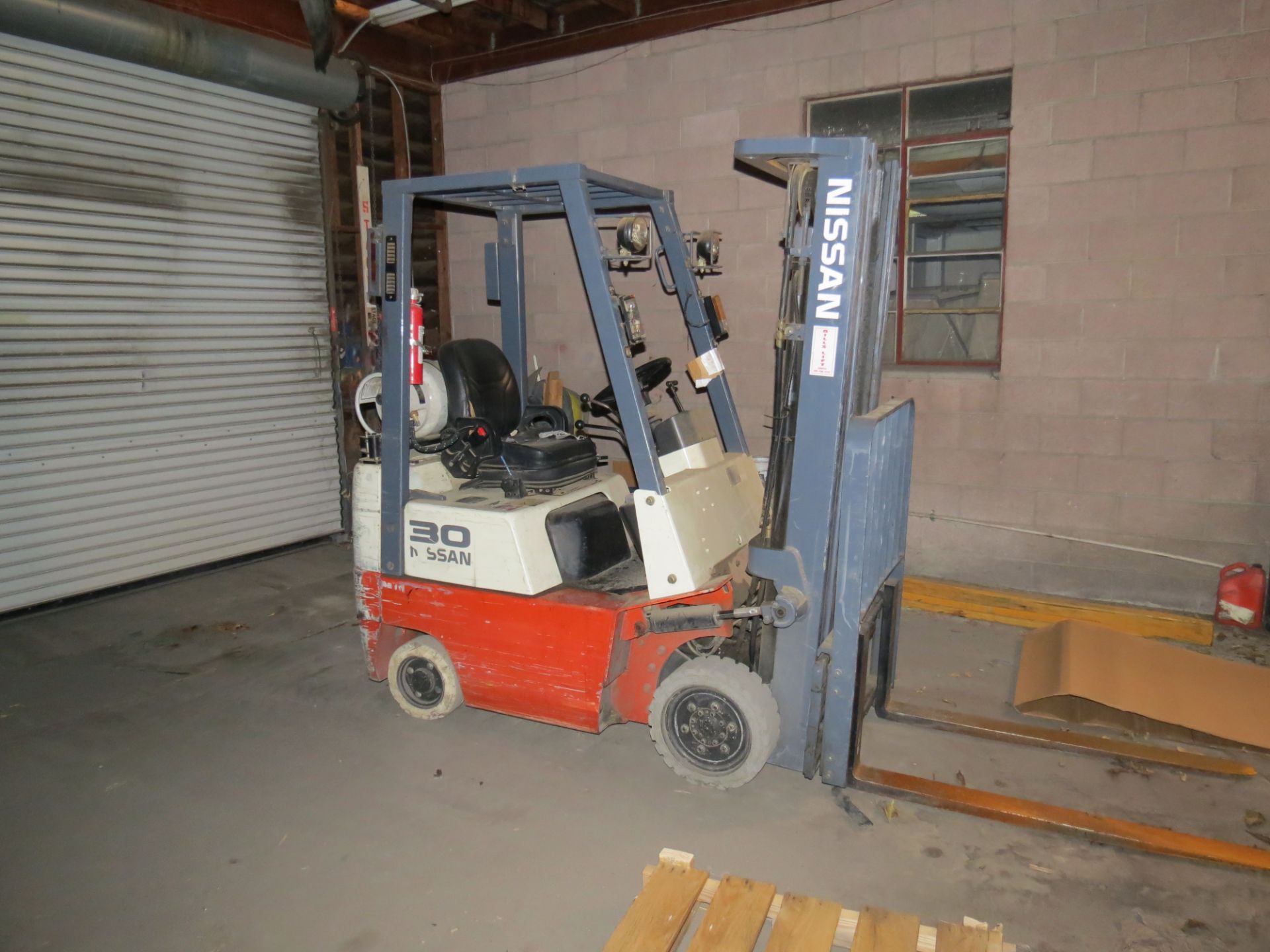 Nissan Model CPJ01A15PV 3-Stage 2500K Capacity LPG Forklift with Side Shift - Image 2 of 6