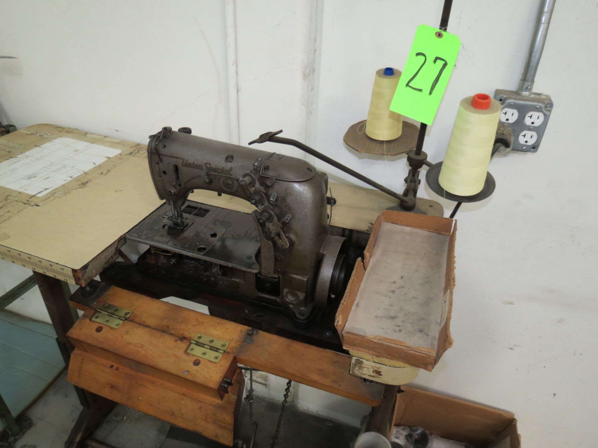 Union Special 51400 BEChain Stitch Sewing Machine, 110V
