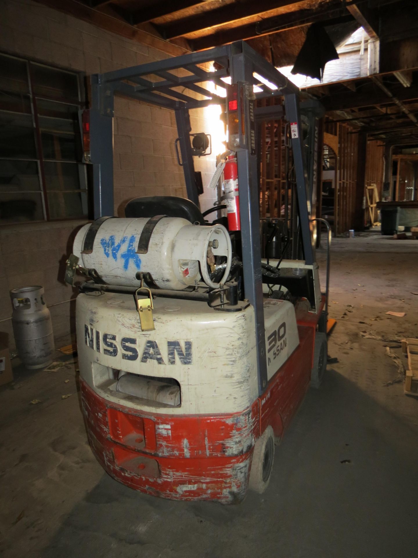 Nissan Model CPJ01A15PV 3-Stage 2500K Capacity LPG Forklift with Side Shift - Image 4 of 6