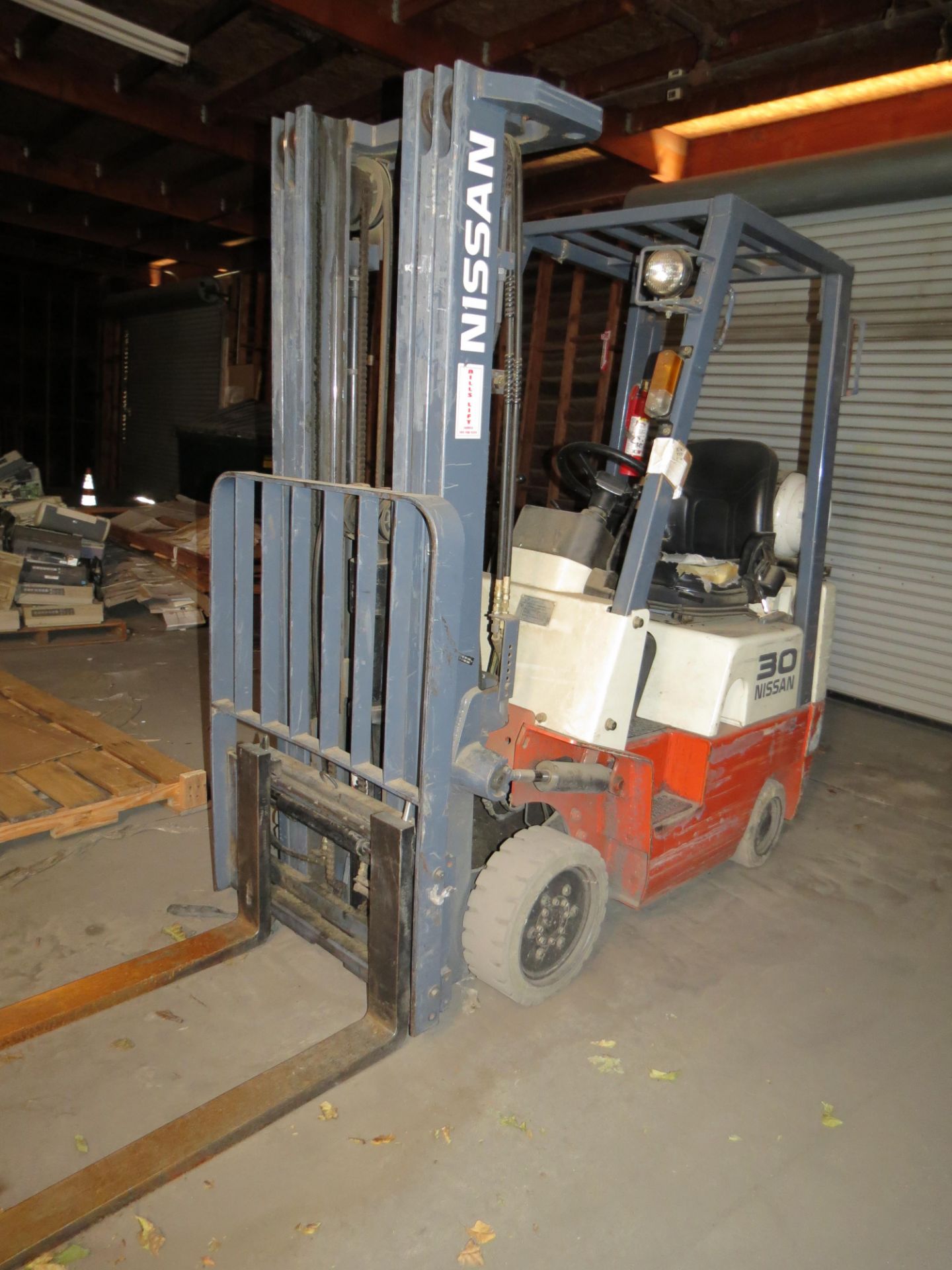 Nissan Model CPJ01A15PV 3-Stage 2500K Capacity LPG Forklift with Side Shift