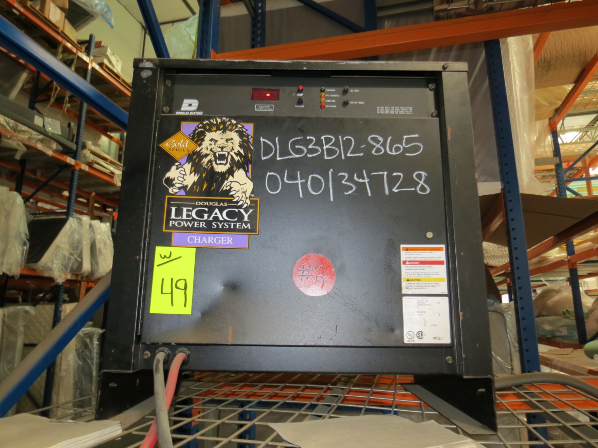 Crown SP 3-Stage Order Picker Electric Forklift 6860 Capacity ( Does Not Run, Needs New Battery) - Image 6 of 6