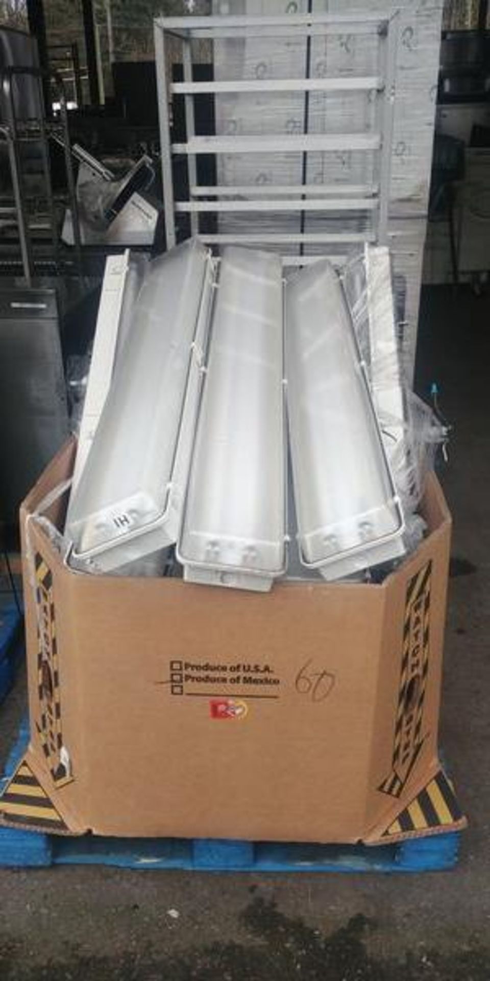 Crate of Approx. 22 - 4ft Fluorescent Lights for Walk in Coolers