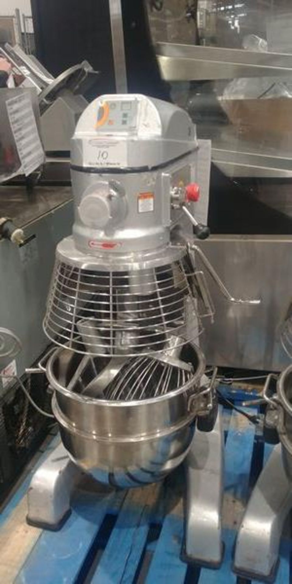 Axis 30 Quart Mixer with 3 Attachments and Bowl Guard