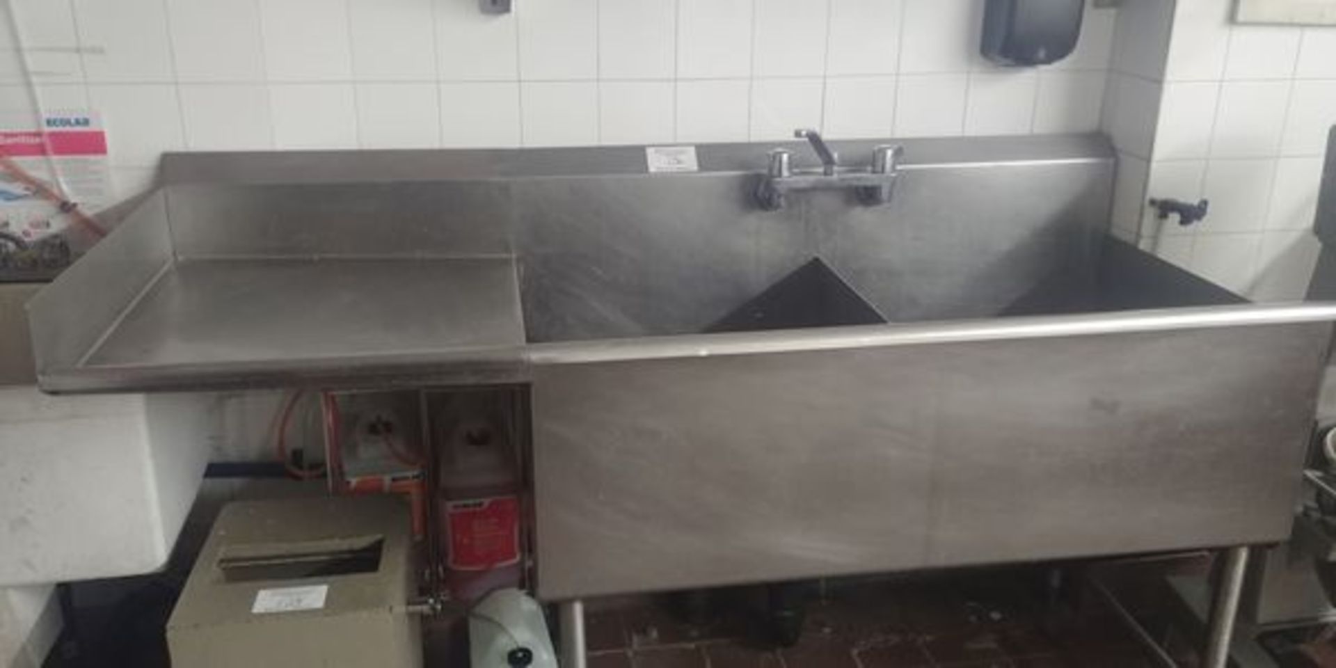 2 Compartment Stainless Steel Sink with Left Hand Run-off