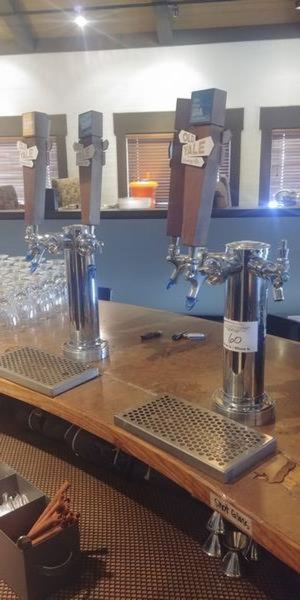 6 Head Keg Dispensing System complete with 2 Towers and Zamper