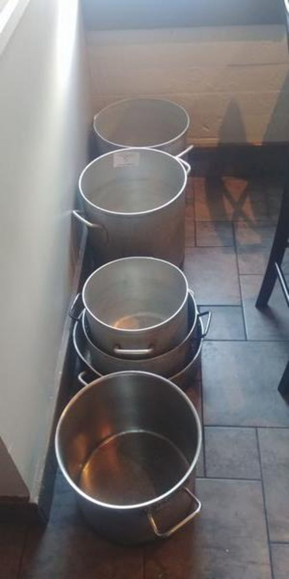 6 Assorted Pots