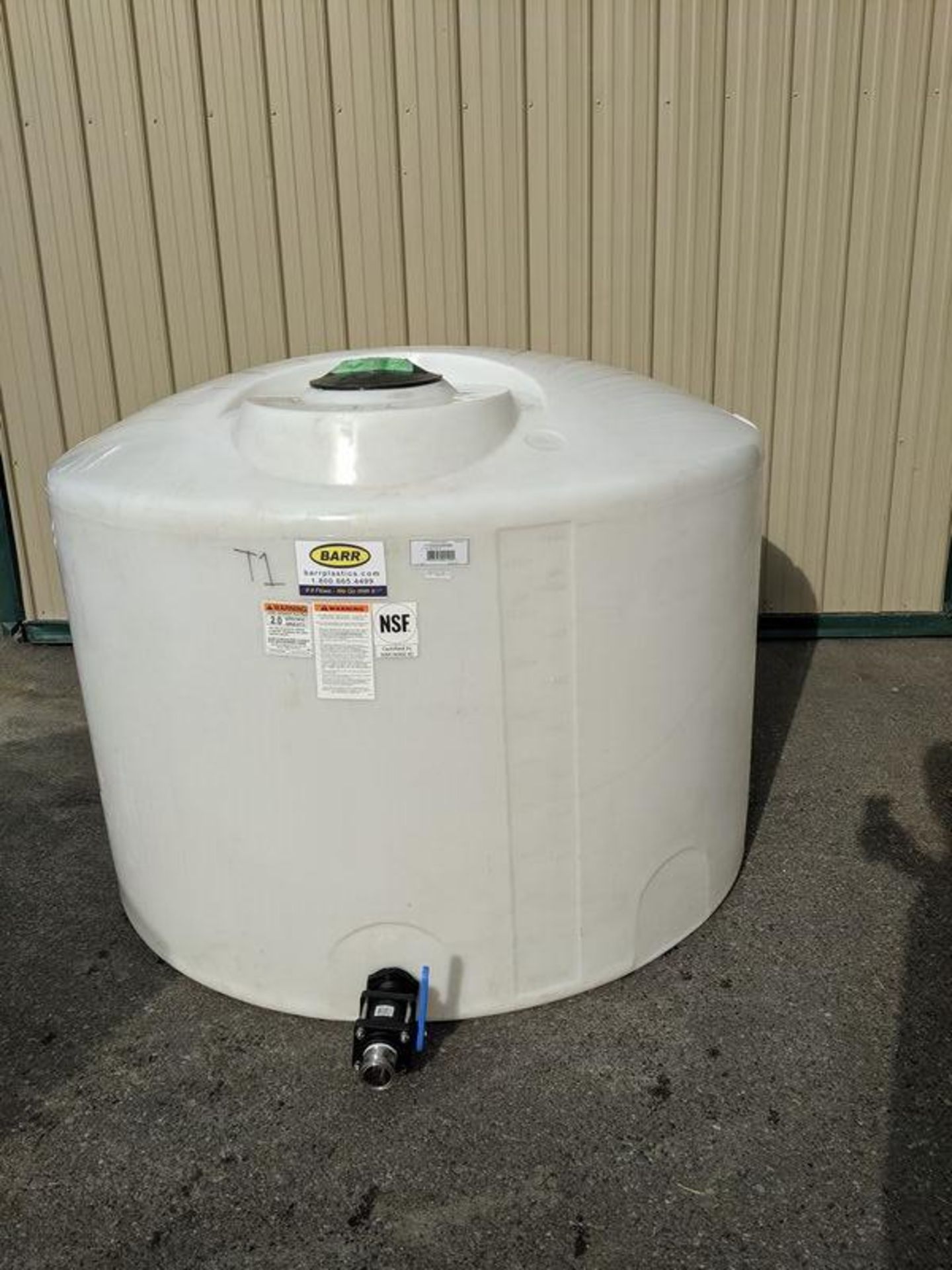 600 Gallon Barr Plastics Vertical Liquid Storage Tank