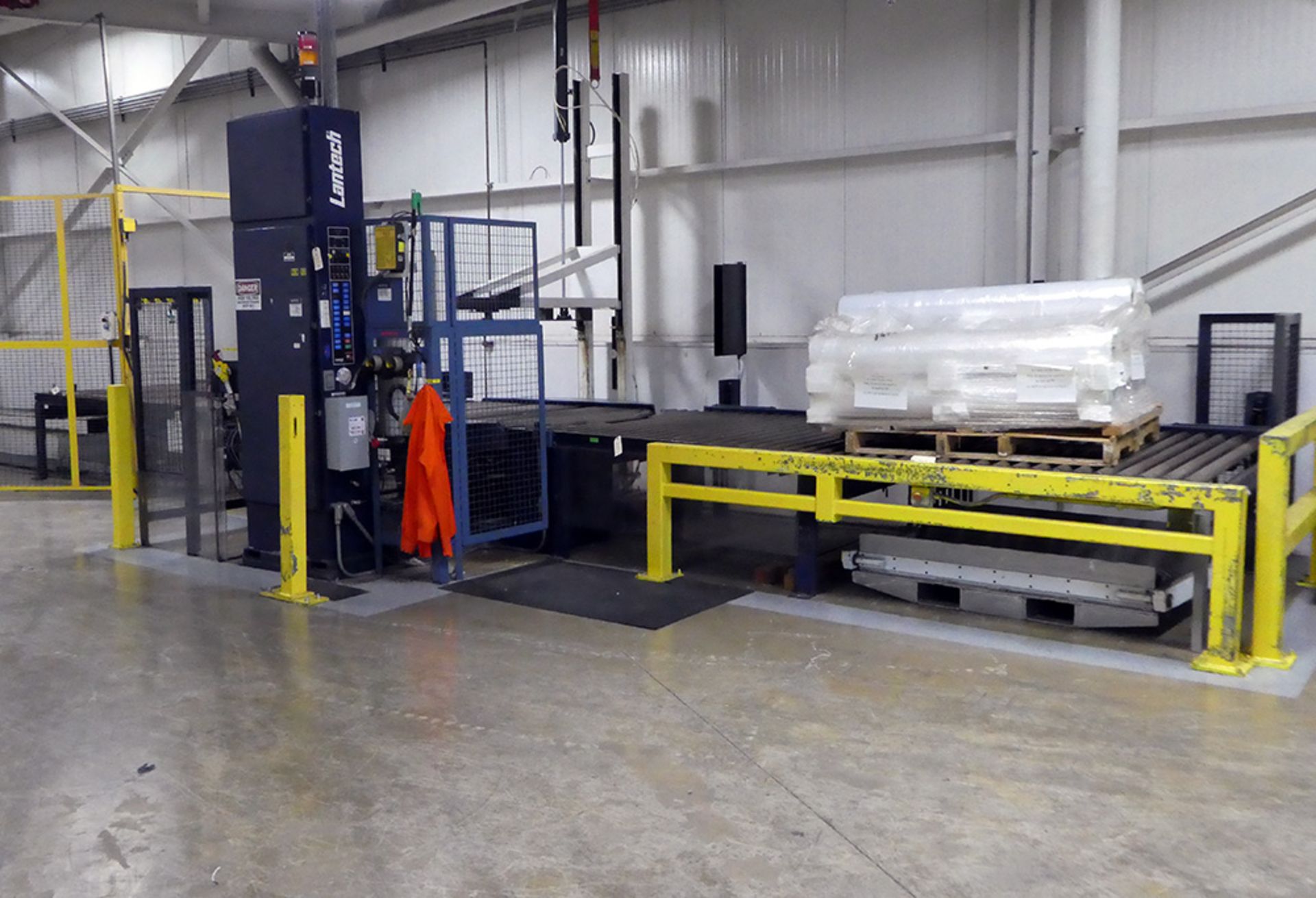 Lantech Roll Wrapper And Conveyor