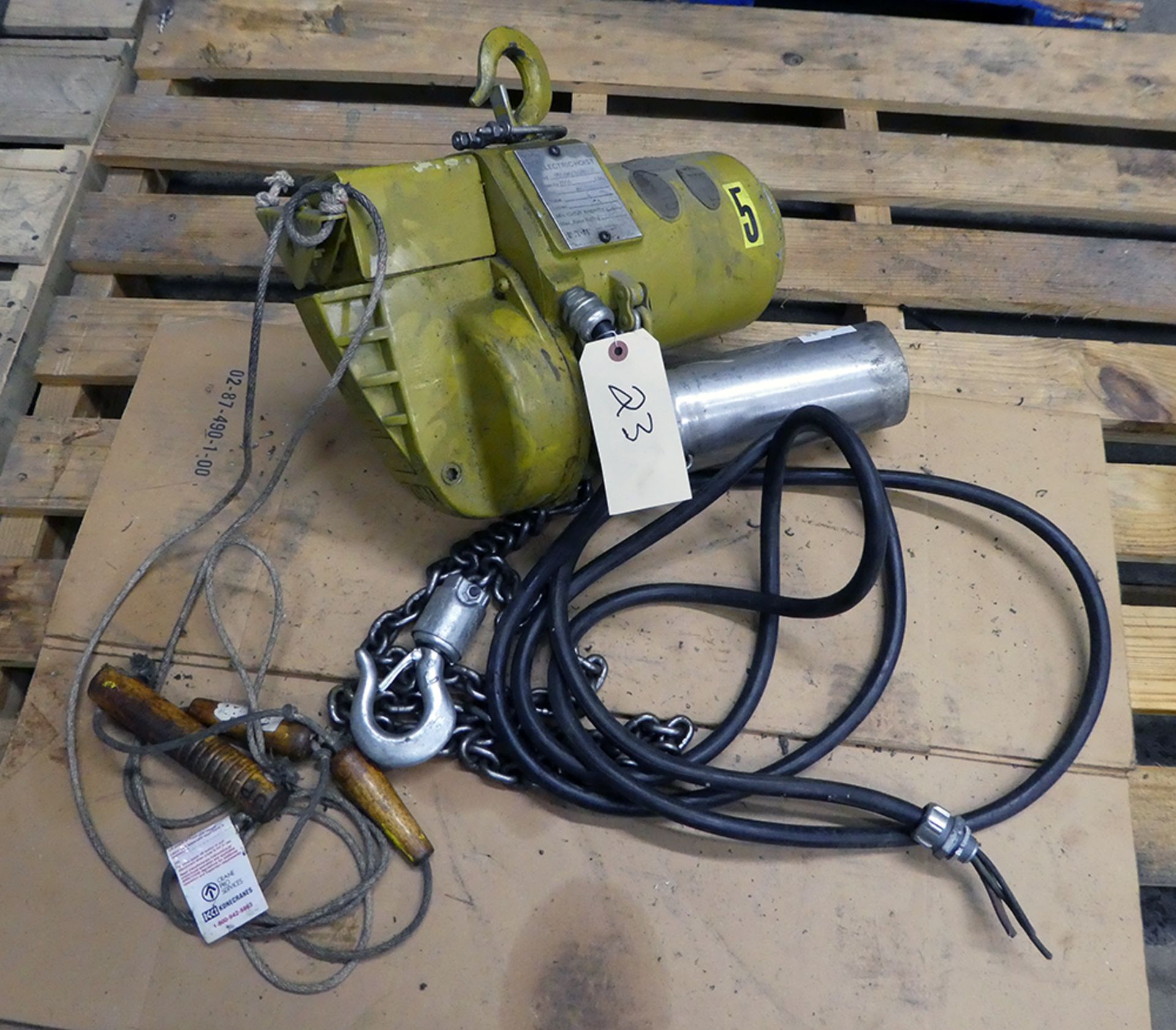 Yale Model MEL1/2N10H13S1 1/2 Ton Chain Hoist