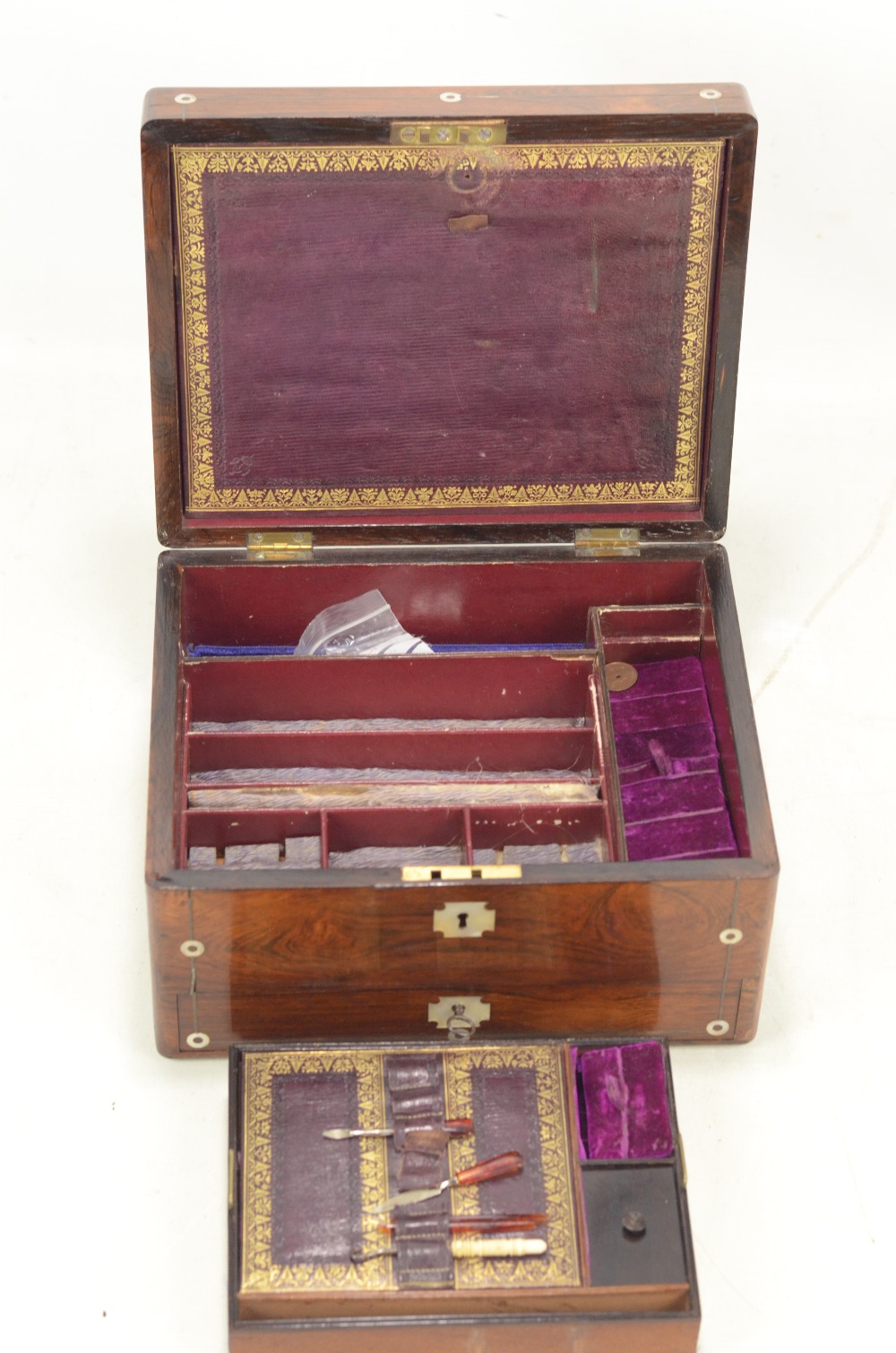 An early Victorian rosewood and mother of pearl inlaid travelling case or vanity box, - Image 3 of 3