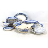 COPELAND SPODE; a 'Mandarin' pattern transfer decorated dinnerware including plates in various