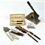 A small group of collectors' items comprising various fountain pens to include Onoto with 14ct