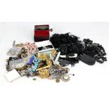 A quantity of costume jewellery and jet, mainly parts only for restringing, spares, etc.