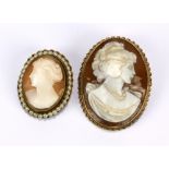 A 9ct yellow gold framed oval cameo brooch depicting bust of young woman, 4.5cm x 3.5cm,