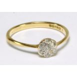 An 18ct yellow gold and diamond daisy cluster ring, size O, approx 1.9g.