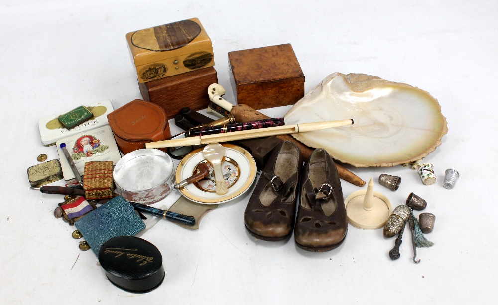 A mixed group of collectors' items including walnut and mauchline ware boxes, dress studs and