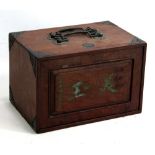 A Mahjong set with wooden back to bone tiles (case af). Additional InformationThe face size of a