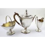 A George V hallmarked silver three-piece tea service, Elkington, Birmingham 1916/17,