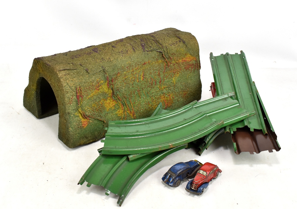 LOUIS MARX & CO LTD; a 'Streamline Speedway' tinplate game with two cars, track and associated