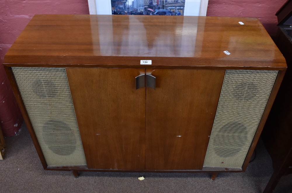 Macarthy Radiogram A walnut cased Murphy radiogram.