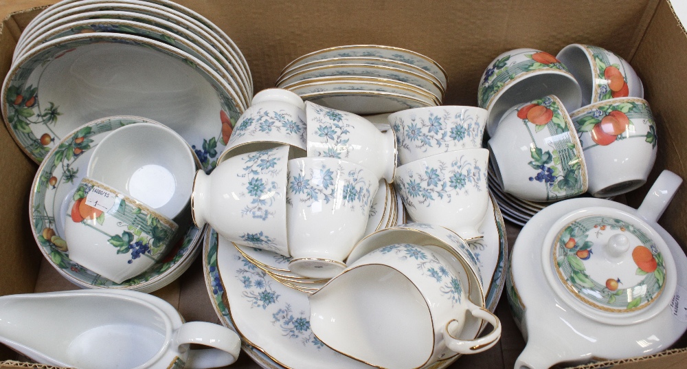 A collection of Wedgwood 'Eden' pattern dinner and tea ware to include dinner plates, cereal bowls,