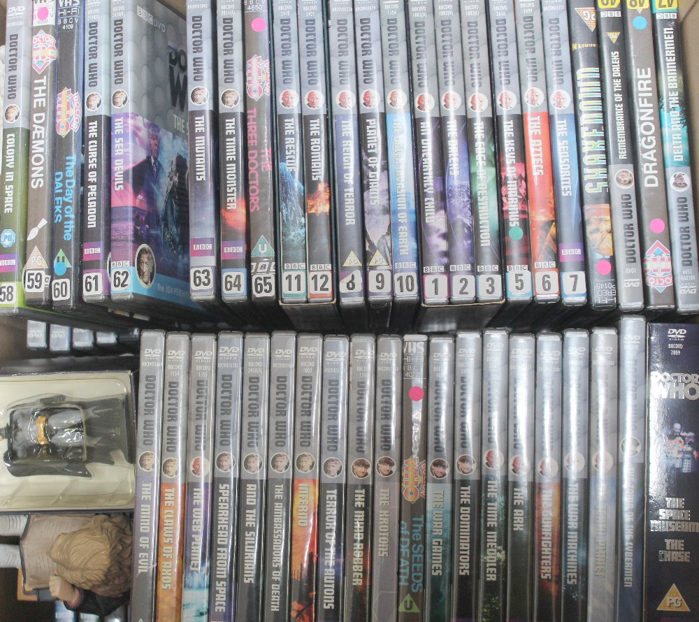 A large quantity of mainly 'Doctor Who' DVDs, some cased Harry Potter figures, resin models etc. - Bild 2 aus 3