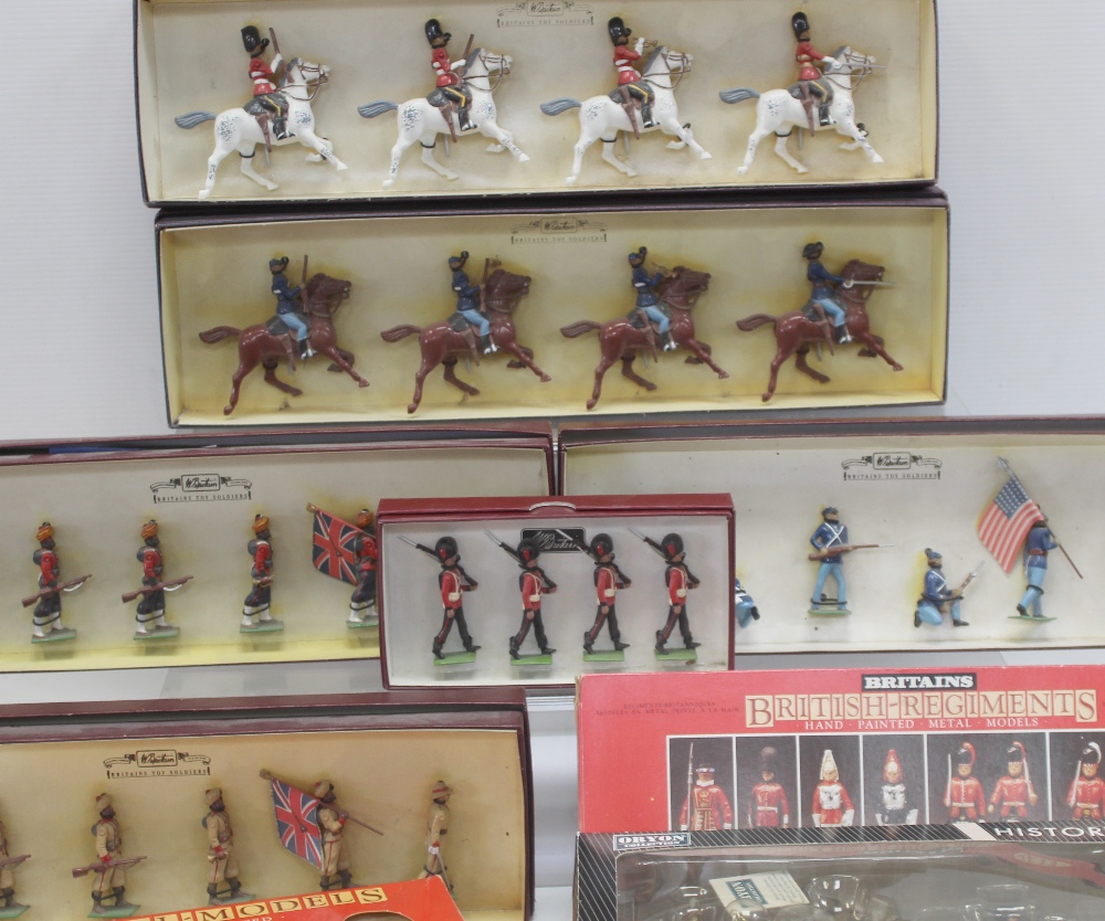 A collection of Britains boxed military figures released c1994 including '8850 The Second Dragoons', - Bild 2 aus 3