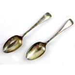 A pair of George V hallmarked silver English pattern dessert spoons, Sheffield 1912, approx 3.