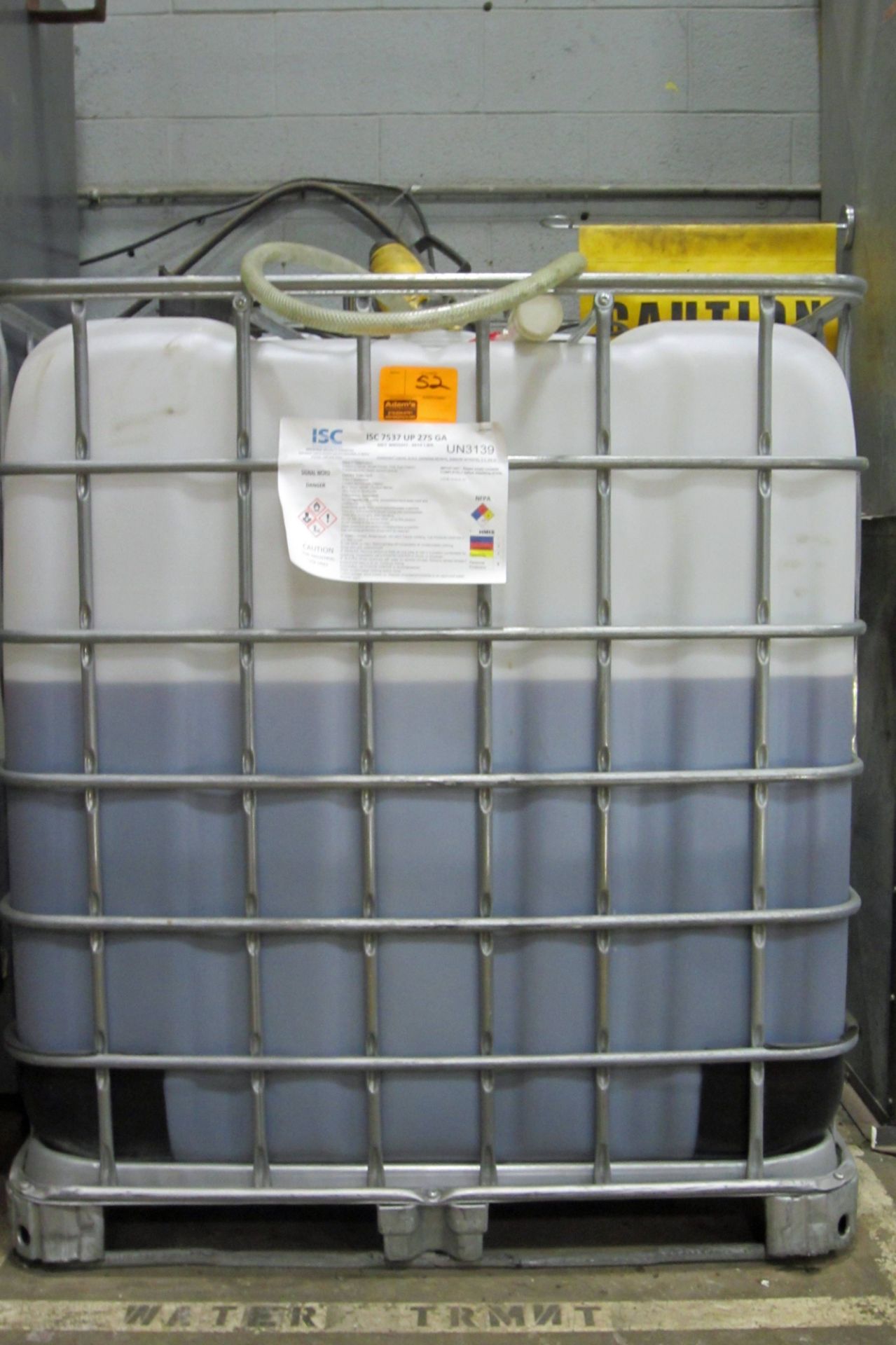 1/2 FULL TANK OXIDIZING LIQUID-BUYER IS RESPONSIBLE FOR SAFE TRANSPORTATION