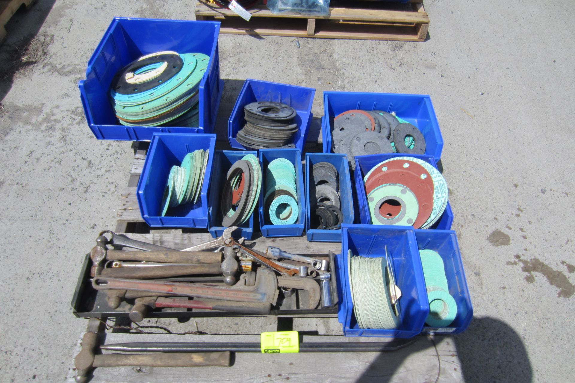 PIPE WRENCH, HAMMERS, FLANGE BASKETS