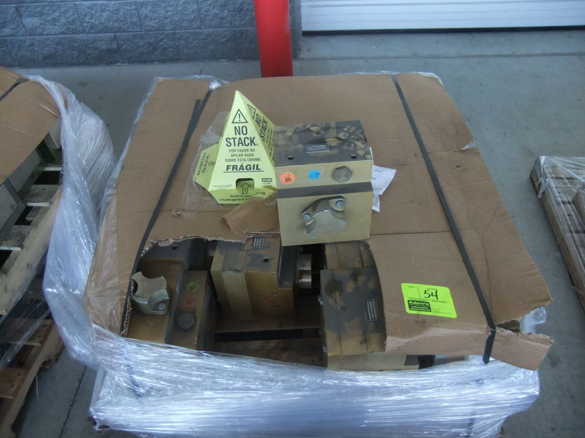 Pallet of Pistons and Push Rod Assembly ( Approx