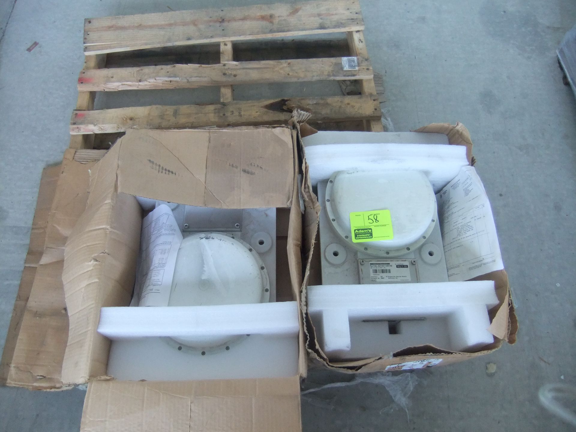 Pallet of 2 Satelite Atenna Kit - 073-5955