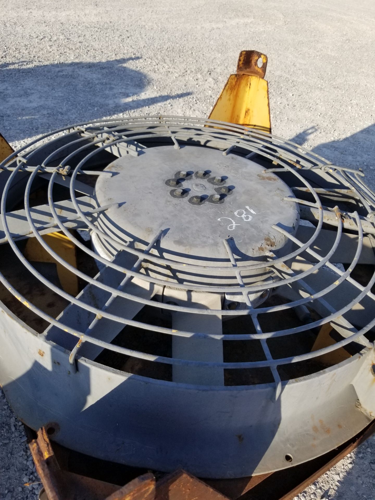 Pallet with a GE Grid Blower Motor, Q Type