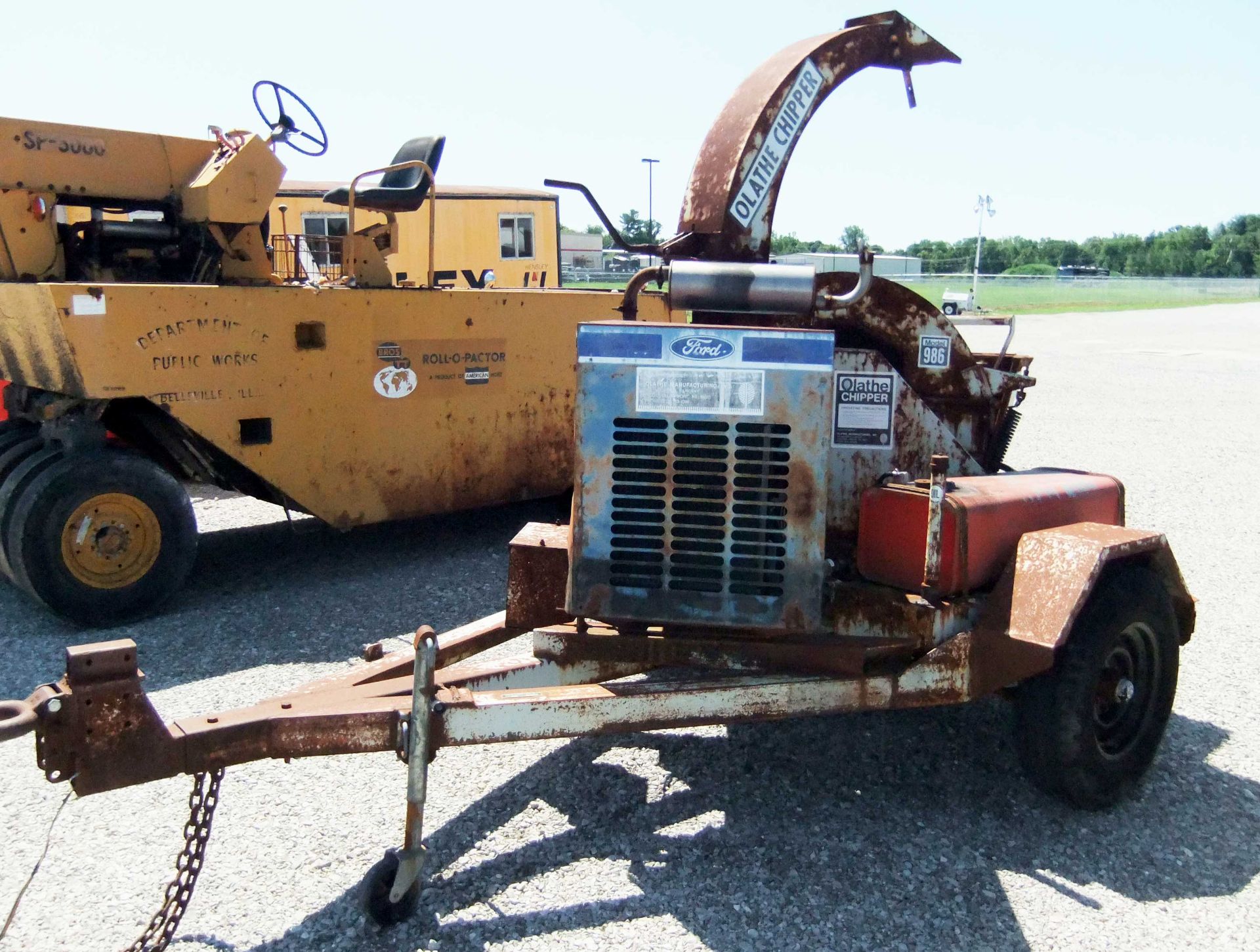 Olathe Model 986 Chipper with Ford 2.L Engine - Rough Condition from City of Belleville - Image 2 of 2