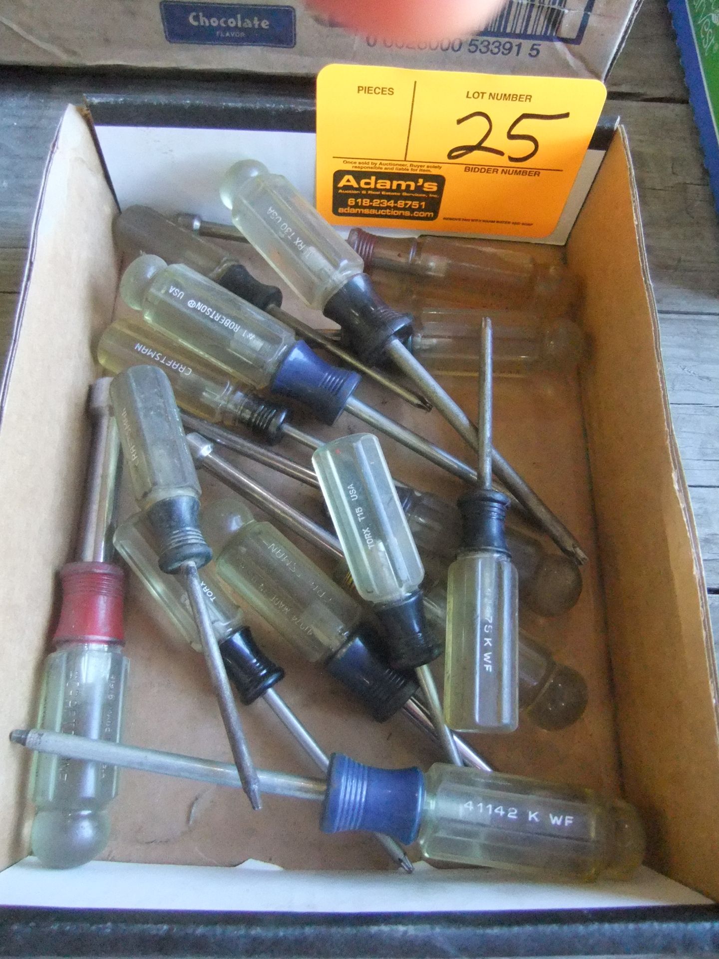 FLAT OF SCREWDRIVERS