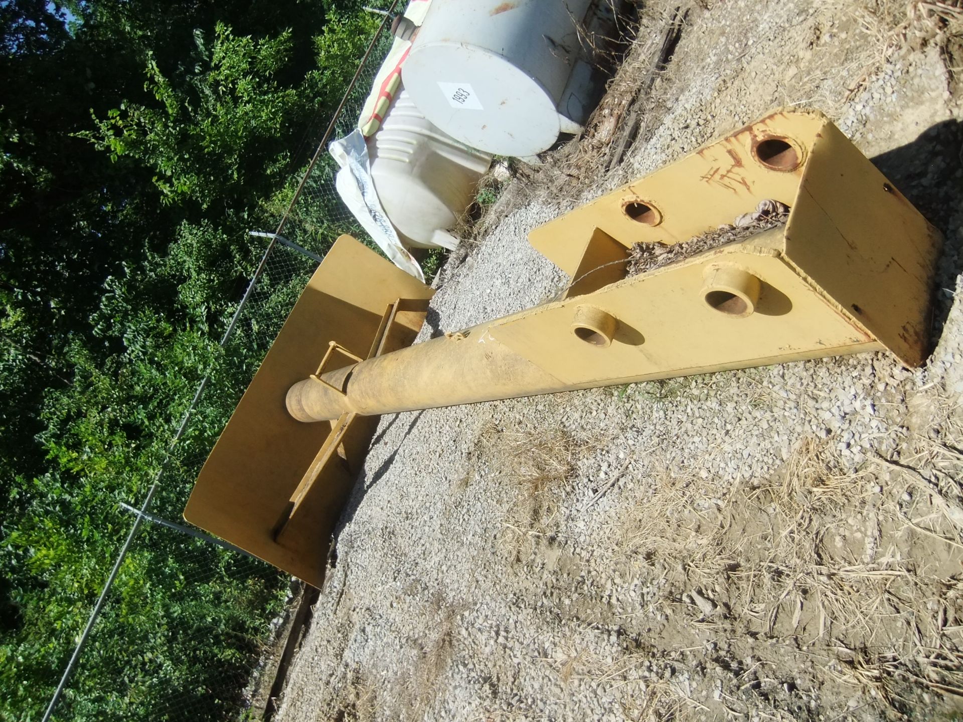 HOMADE 6' STOMPER. FITS ON 300 SIZE TRACKHOE FOR COMPACTING