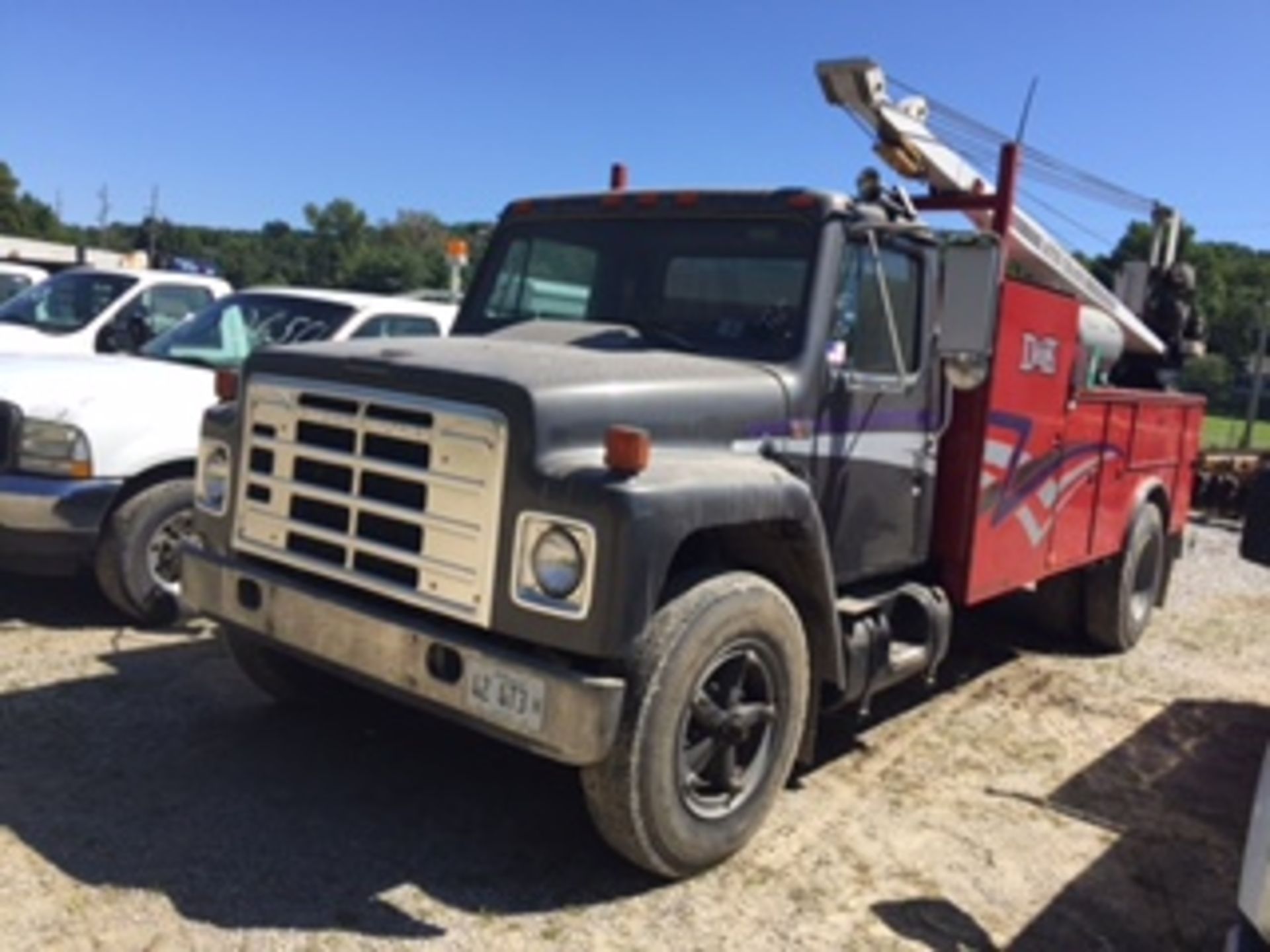 1984 INTERNATIONAL SERVICE TRUCK. INTERNATIONAL DIESEL WITH SERVICE BODY, AIR COMPRESSOR, WELDER,