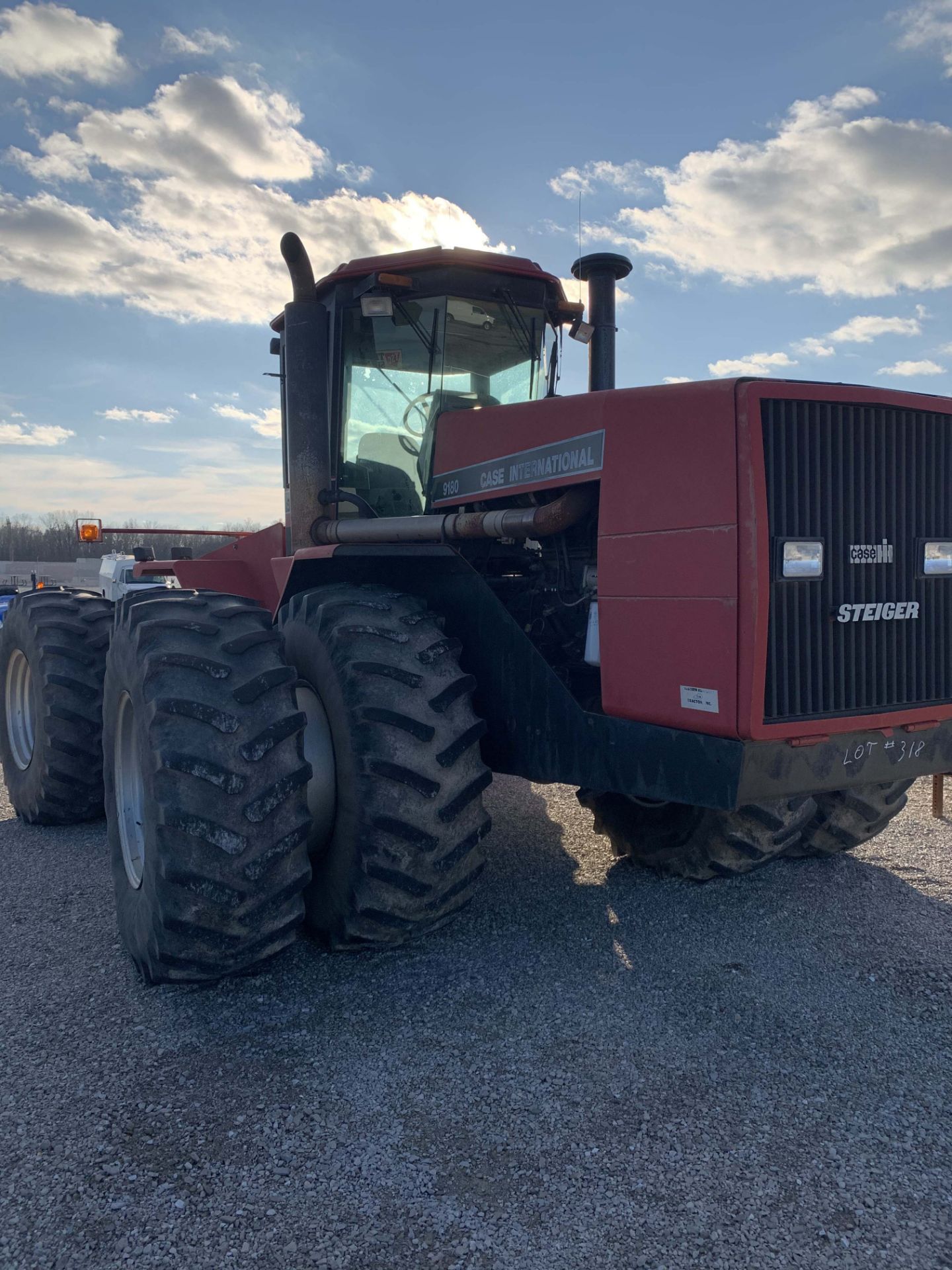 9180 CASE INTERNATIONAL TRACTOR, 6200 HRS, NEW BATTERY, NEW AIR CONDITIONER.