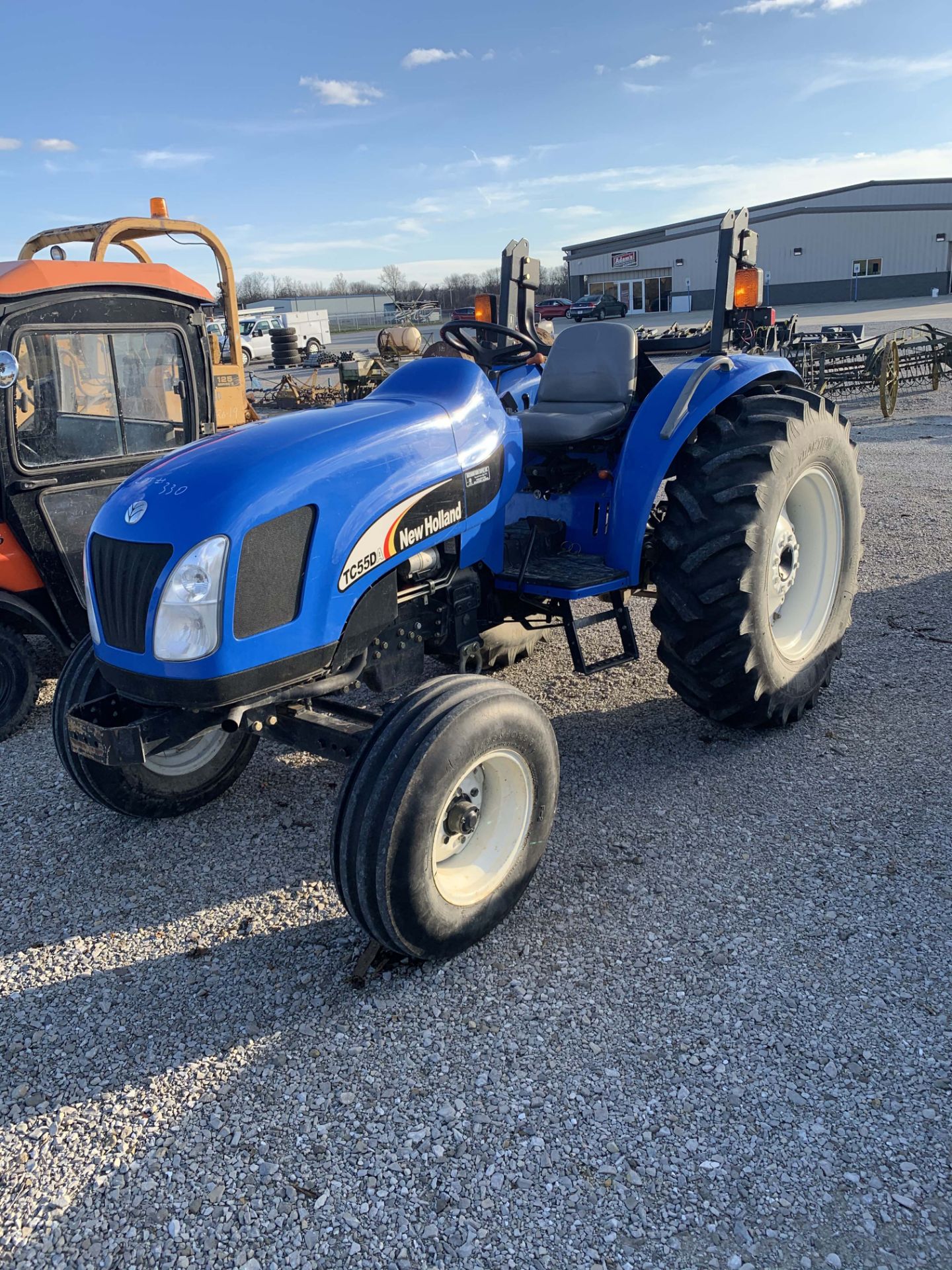 NEW HOLLAND TRACTOR. SER#TCSSDA