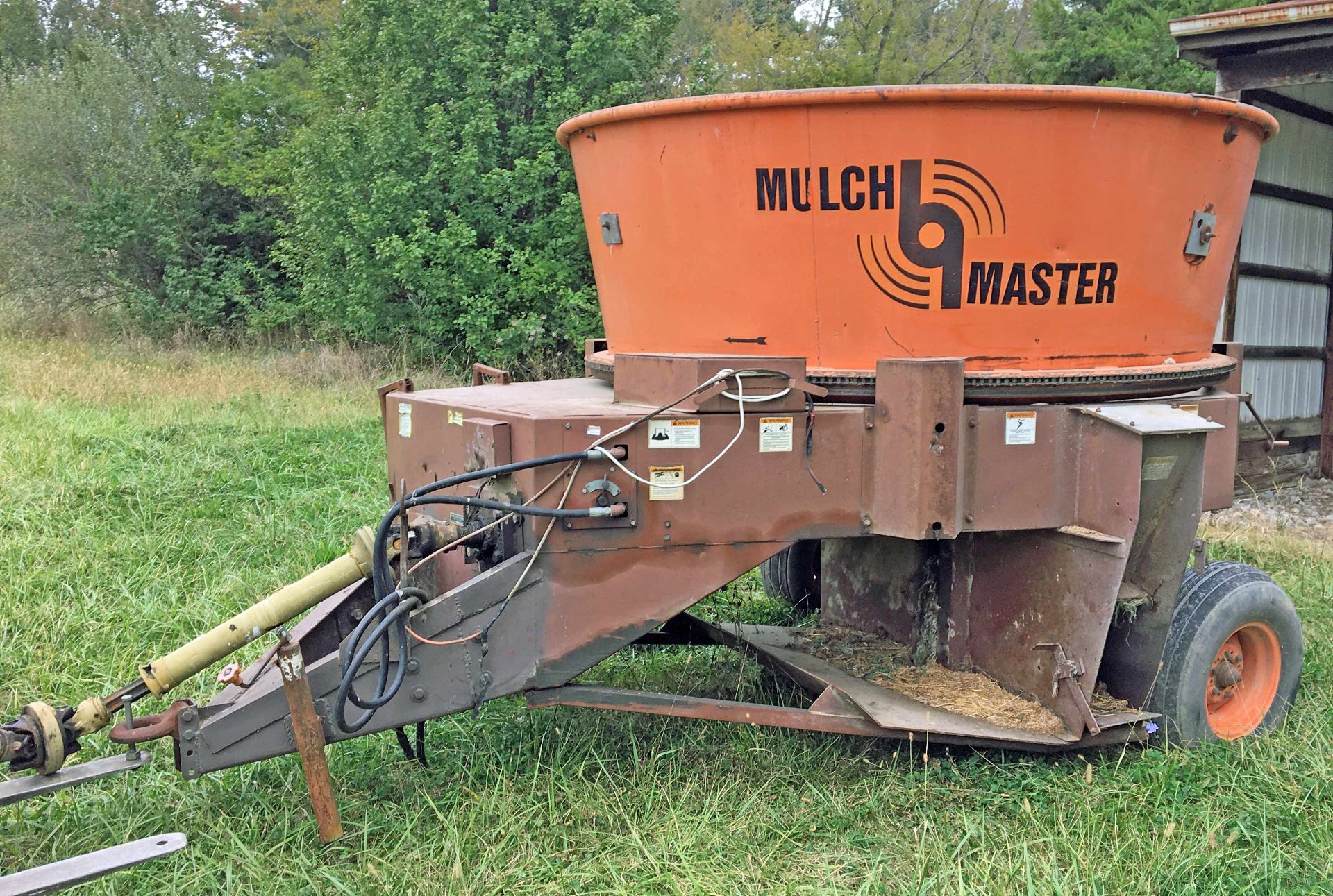 2001 ROTO-GRIND TUB GRINDER ROUND BALE BLOWER - Image 2 of 2