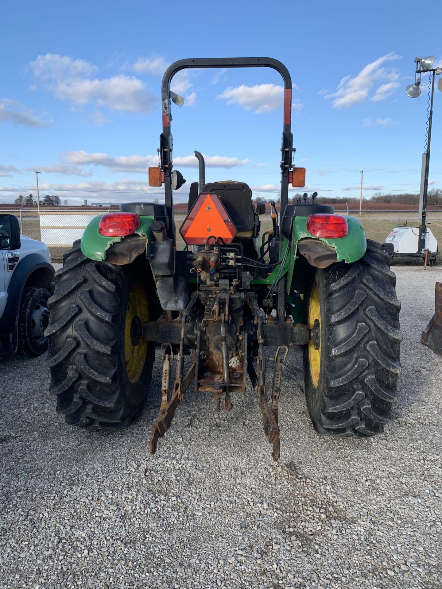 2004 JOHN DEERE 5520 TRACTOR, 4WD, 2200HRS, SER#LV5520P457104 - Image 4 of 4