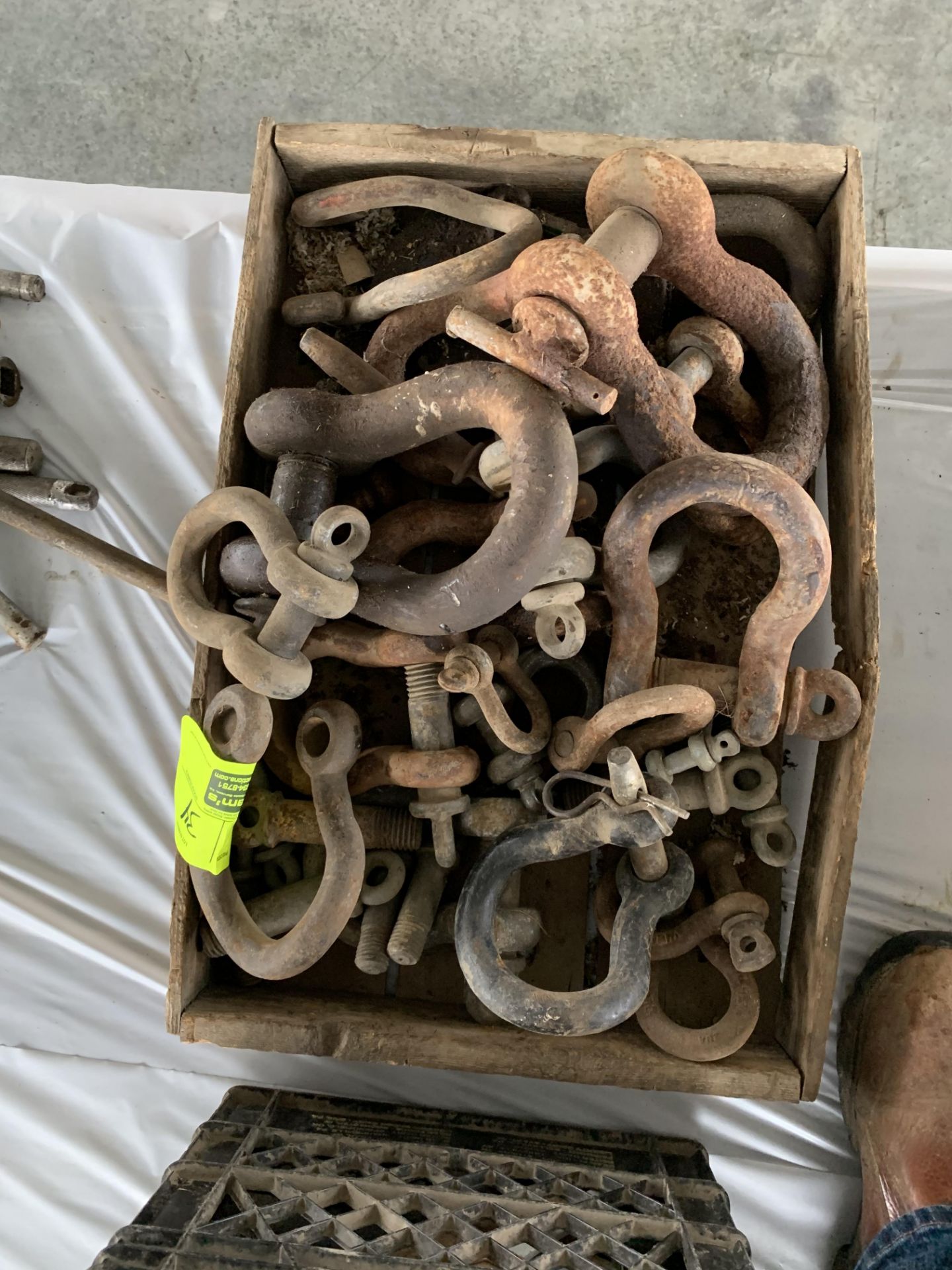 BOX OF CLEVIS'