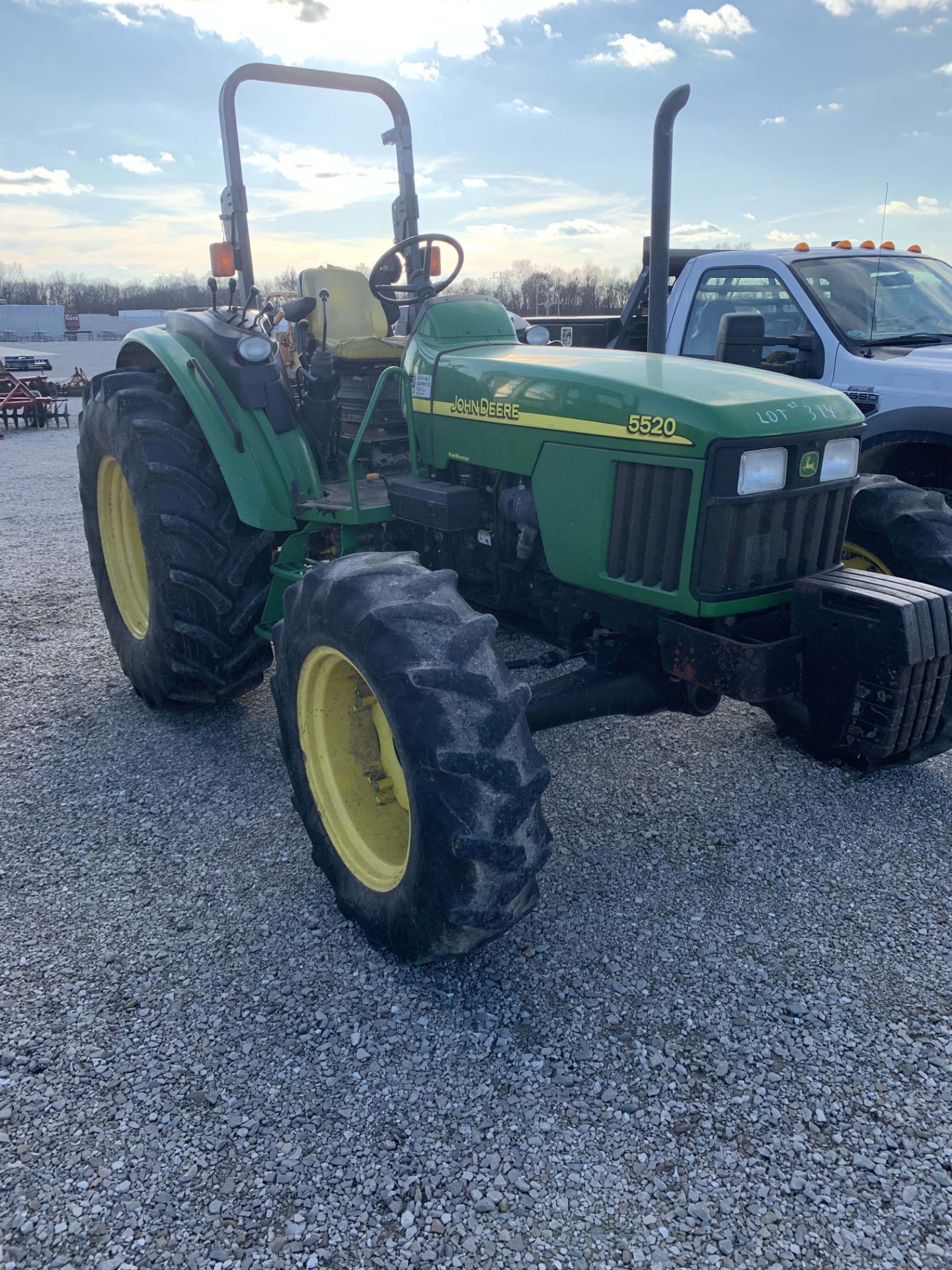 2004 JOHN DEERE 5520 TRACTOR, 4WD, 2200HRS, SER#LV5520P457104 - Image 3 of 4