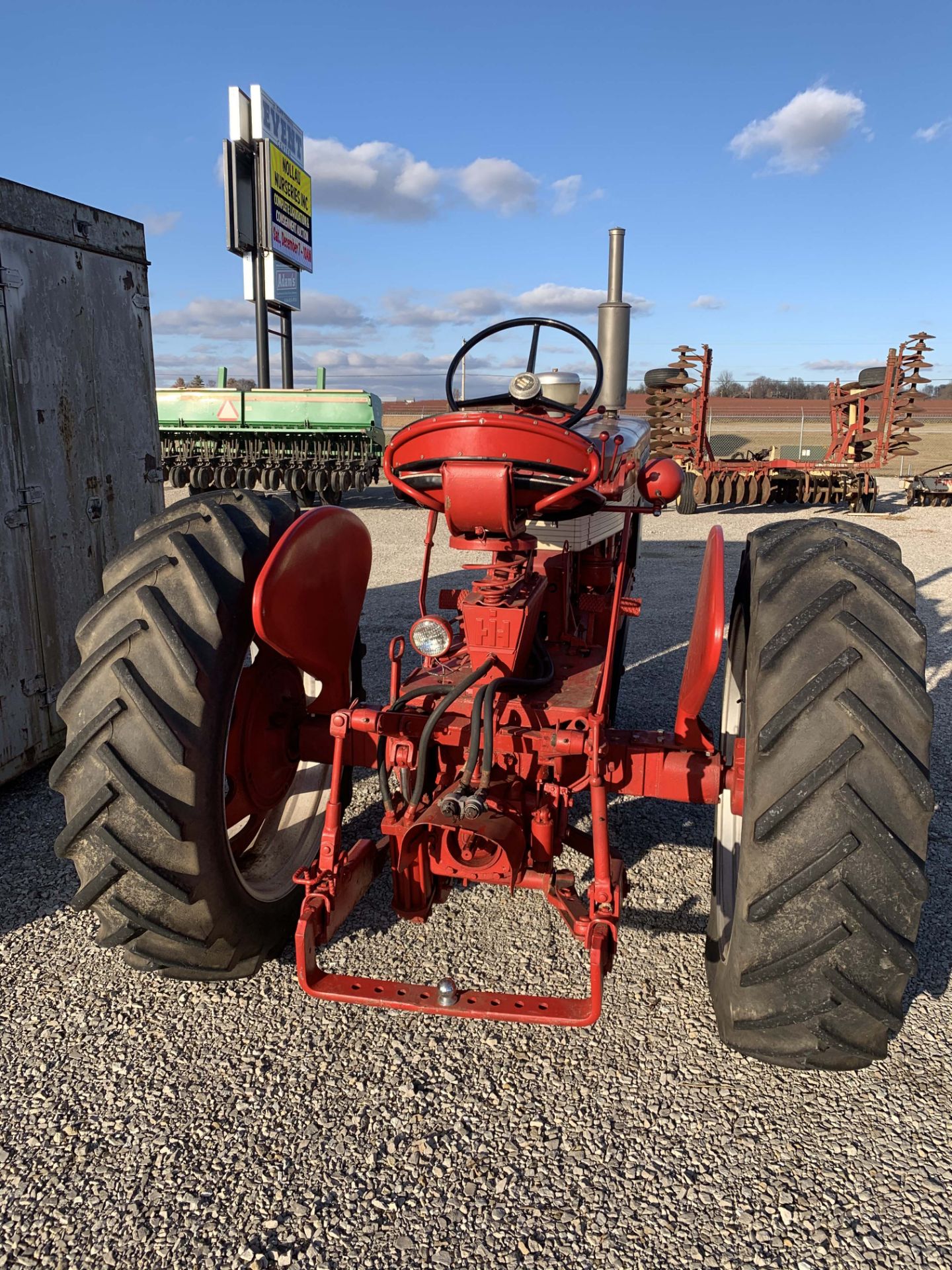 FARMALL 460 - Image 3 of 3