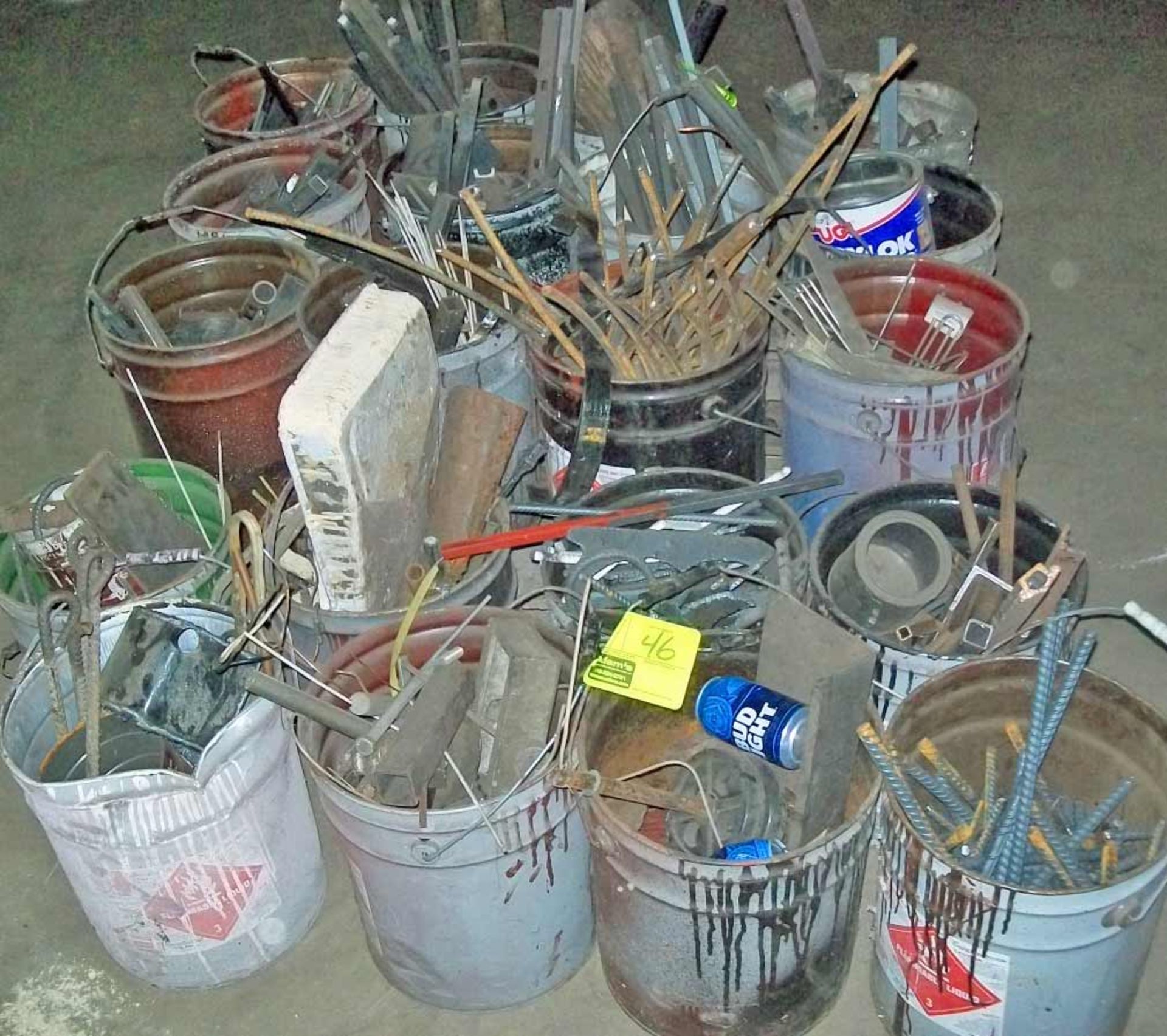 PALLET OF METAL BUCKETS WITH METAL